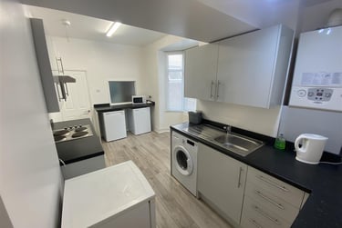 4 bed house, Telephone Road, University of Portsmouth, Portsmouth, PO40AY - Image 1